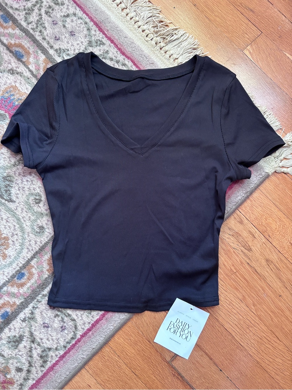 Womens Cropped Tops Short Sleeve V Neck Slim Fit Ribbed Knit T Shirts